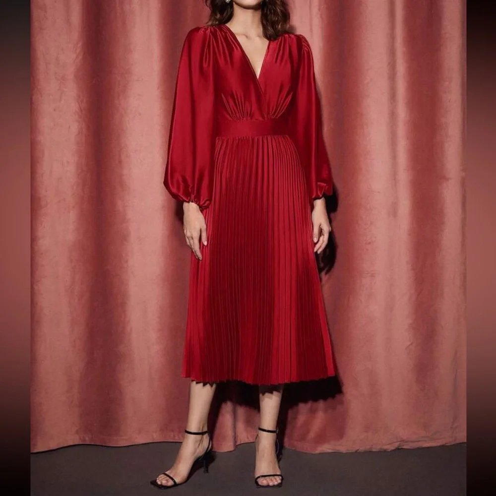 Luxe red lantern sleeve pleated thigh party evening formal dress - Picture 4 of 9